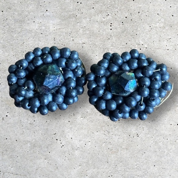 Seven 7 pairs vintage clip on estate earrings in blacks and grays marked Japan - Picture 13 of 15